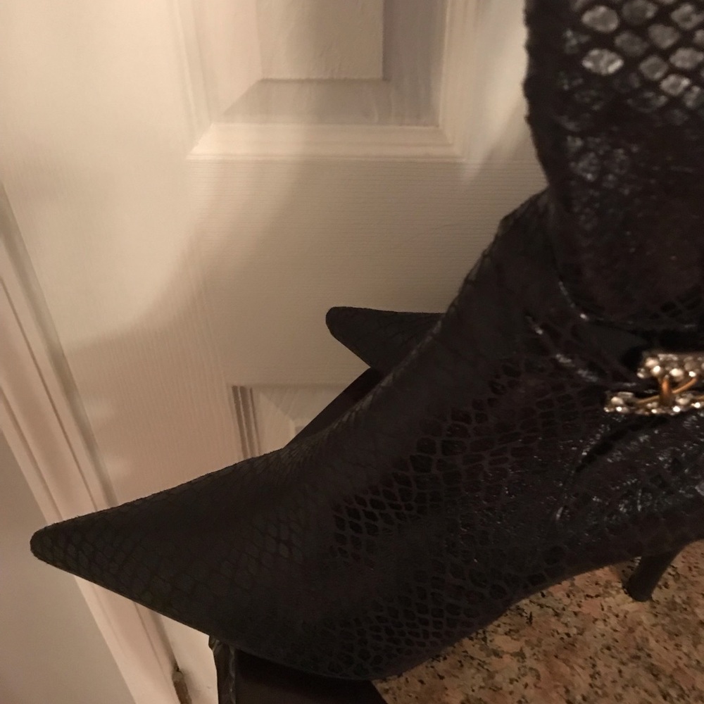 Boots - Picture 3 of 3